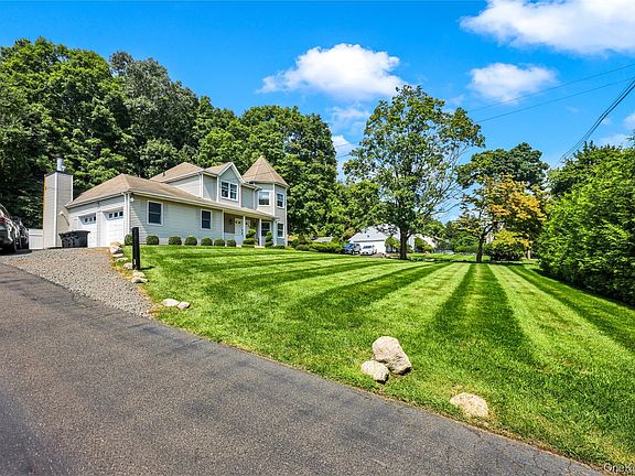4th image of 169 S Pascack Road