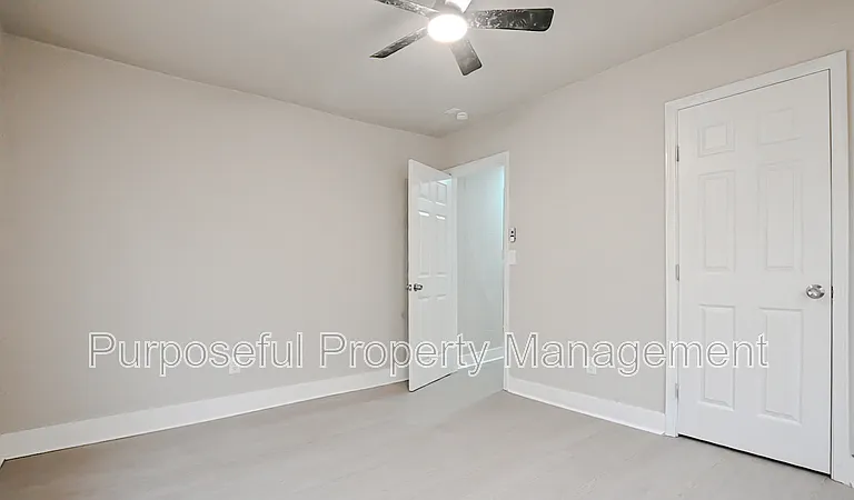 2201 Glen Ellyn St — Photo 22