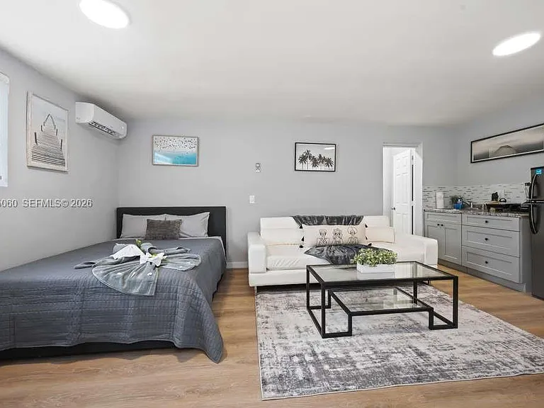 213 Columbus Pkwy #2 — Photo 1