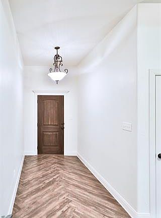 3rd image of 3710 Arthurs Cir