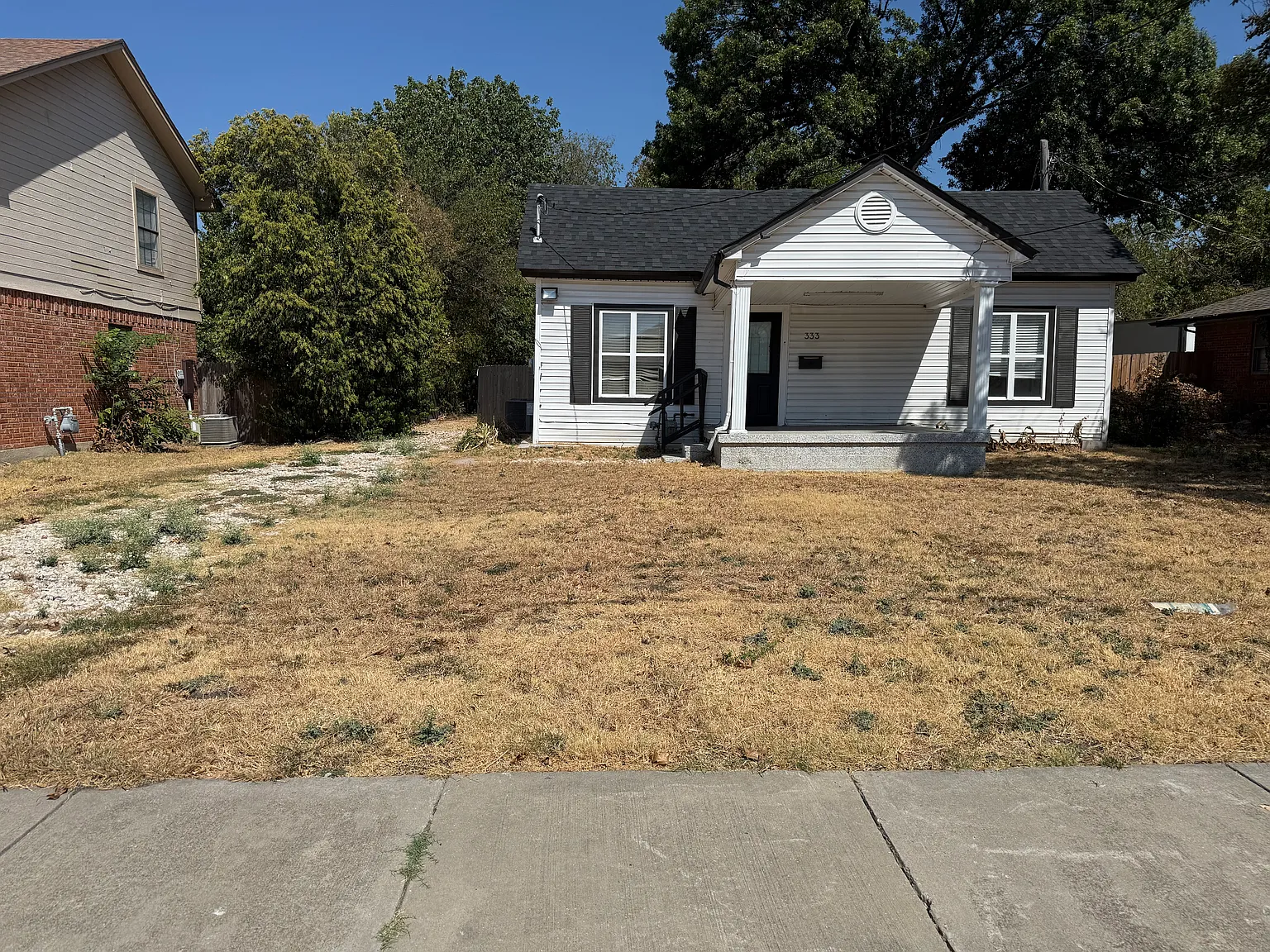 2 bed, 900 sqft, $1,700 — Photo 1