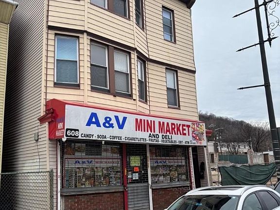 2nd image of 608 Main St