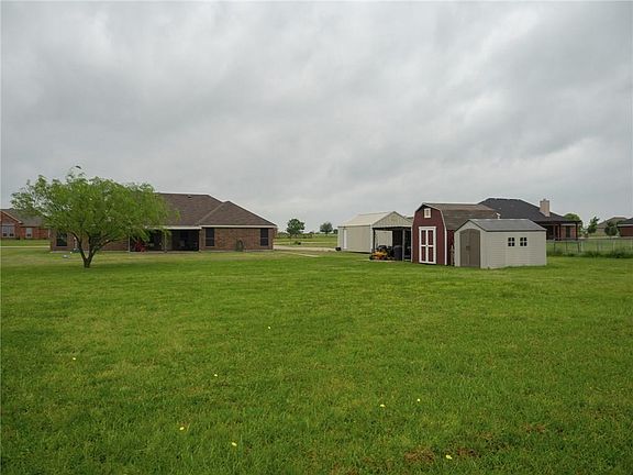 5th image of 455 Country Manor Ln