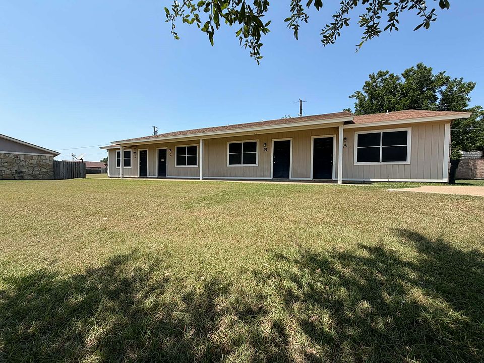 1st image of 1410 Courtney Pl