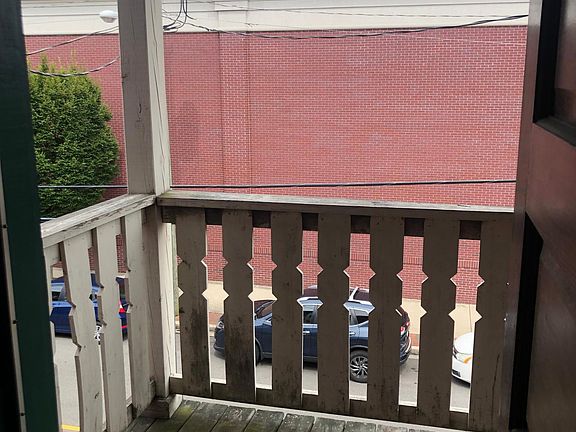 5th image of 817 Bowe St APT B