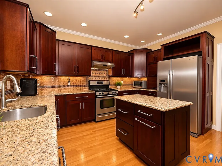 11320 Sadler Oaks Dr — Photo 28