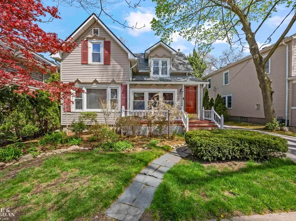 190 Lakeview Ave, Grosse Pointe Farms, MI 48236