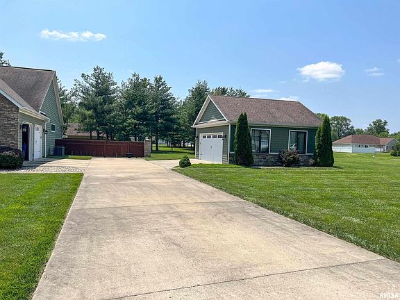 3rd image of 1709 Felts Dr