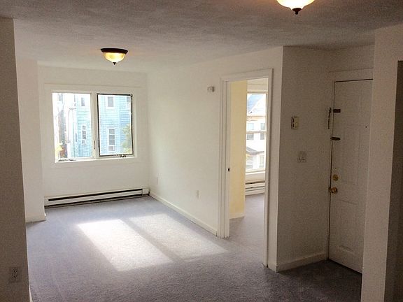 4th image of 460 Meridian St #C