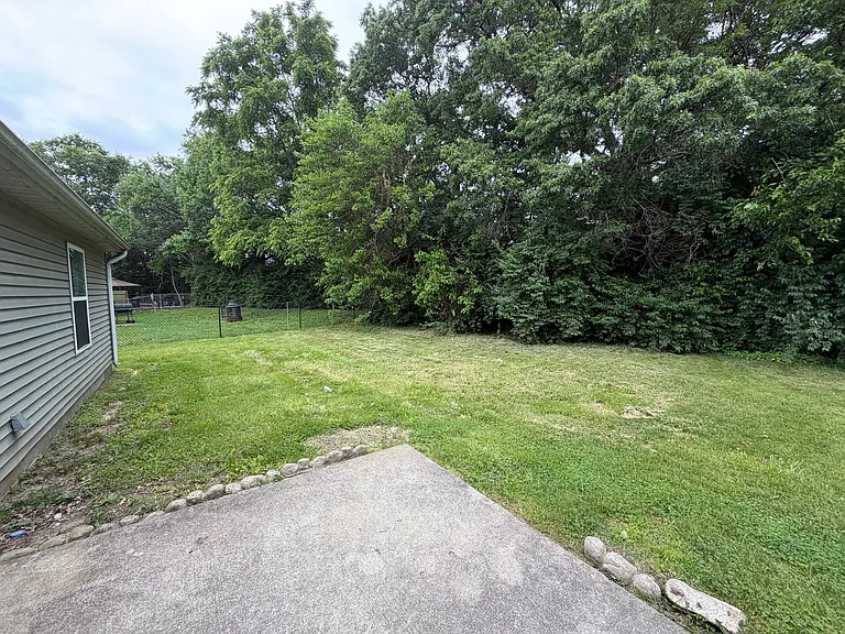 3516 Thornhill Cir W — Photo 10