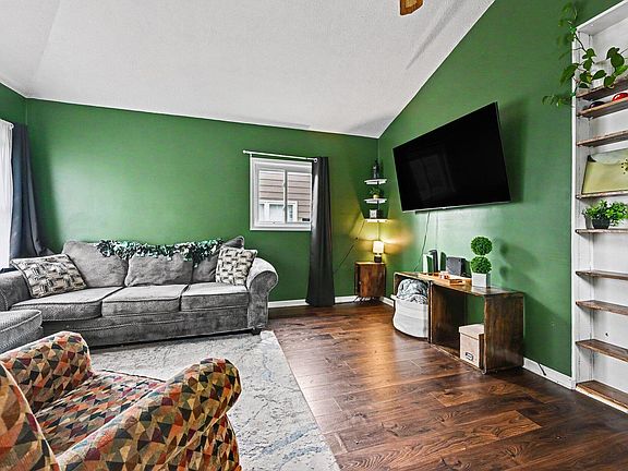 5th image of 18 Blanche Ave
