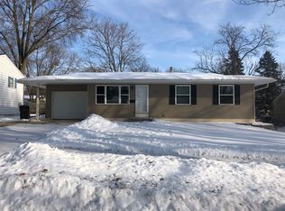129 Crestridge Dr NW, Cedar Rapids, IA 52405
