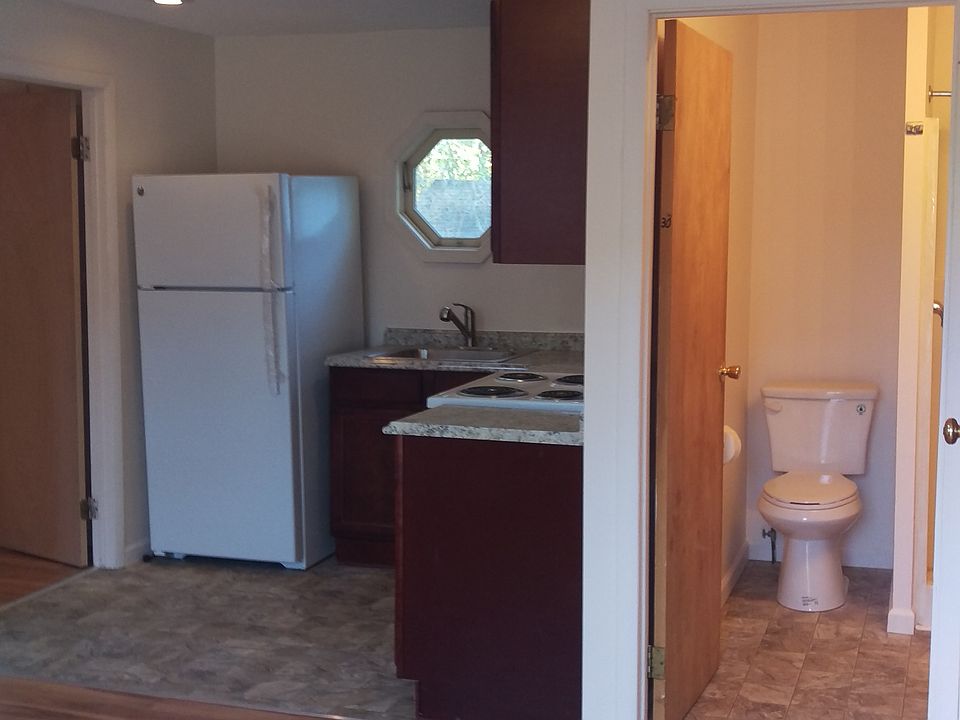 2nd image of 325 Park Ave APT 3