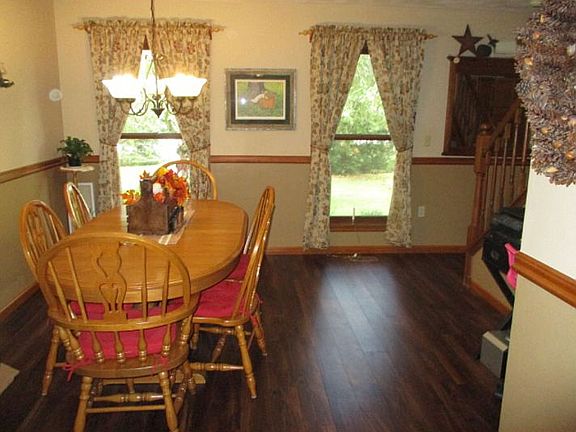 4th image of 65 Jerry Ln