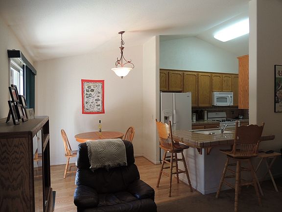 5th image of 12 Turner Ct