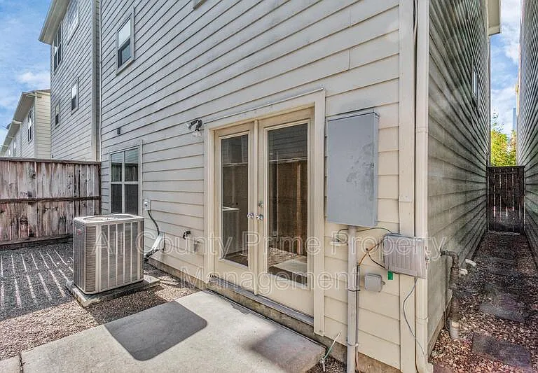 3627 Main Plaza Dr — Photo 30