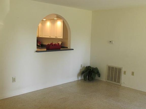5th image of 10465 Hetrick Cir E