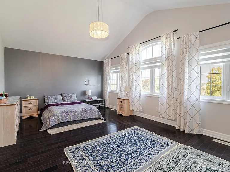 34 Alex Campbell Cres — Photo 18