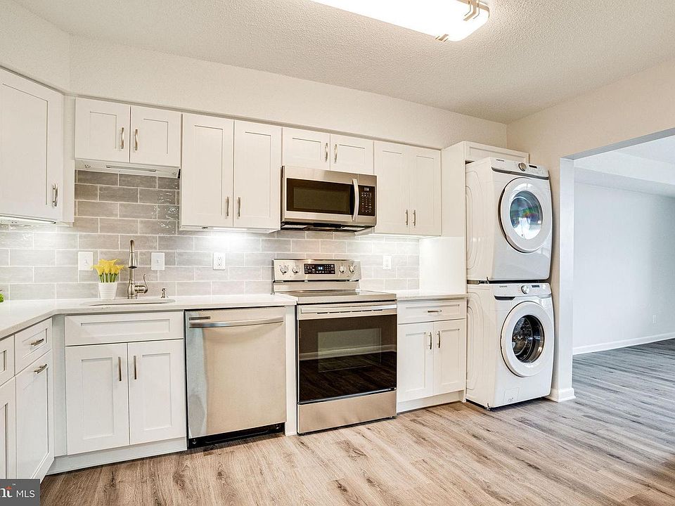 1st image of 3709 S George Mason Dr APT 1016