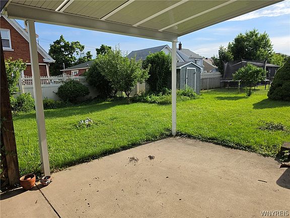 3rd image of 2939 Niagara Ave
