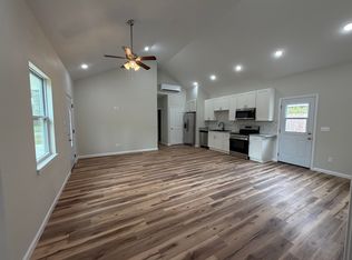 92 Spokan Trl, Crawfordville, FL 32327