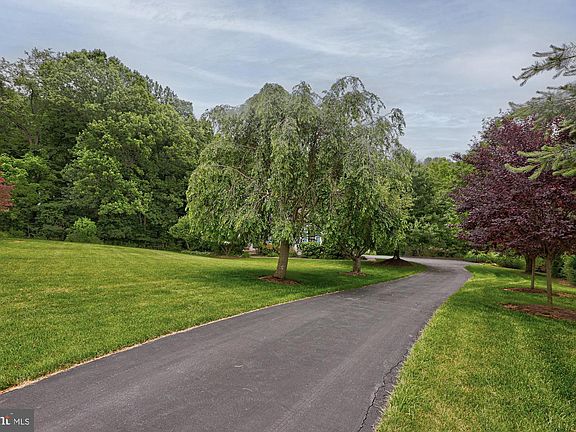 4th image of 507 Falcon Dr