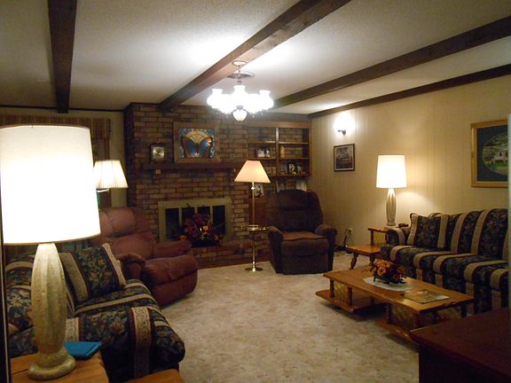 3rd image of 700 Santa Anna Dr