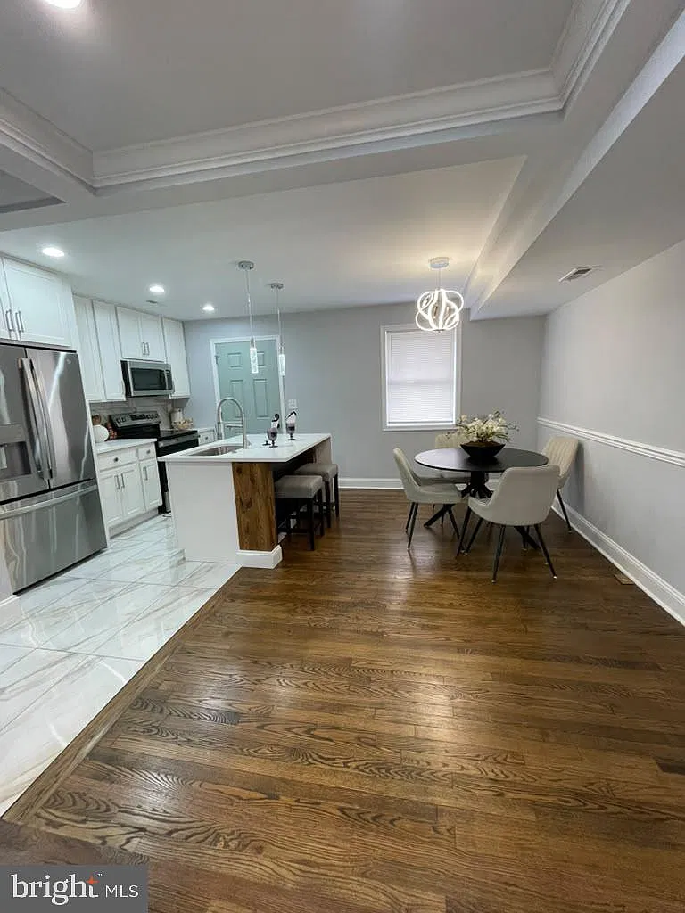 3 bed, 3.5 bath, 1443 sqft, $2,000 — Photo 4