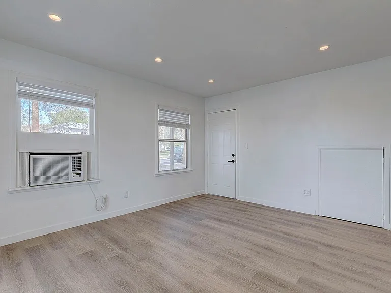 619 A Avenue — Photo 7