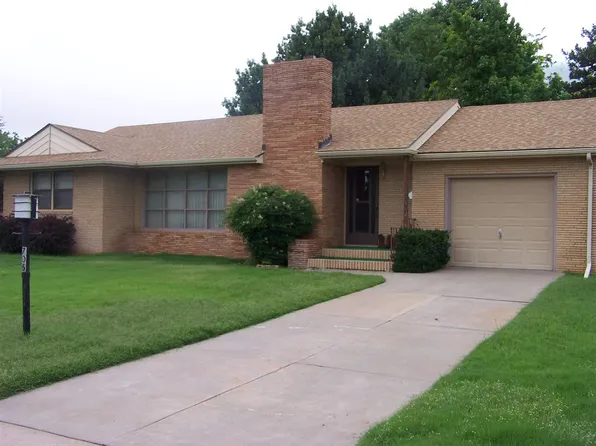 706 School St, Pratt, KS 67124