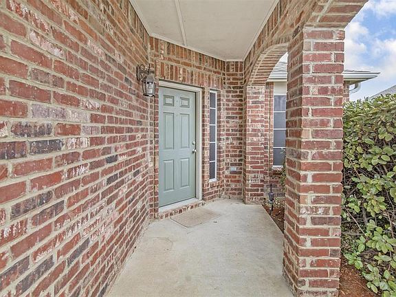 4th image of 1208 Huntsville Dr