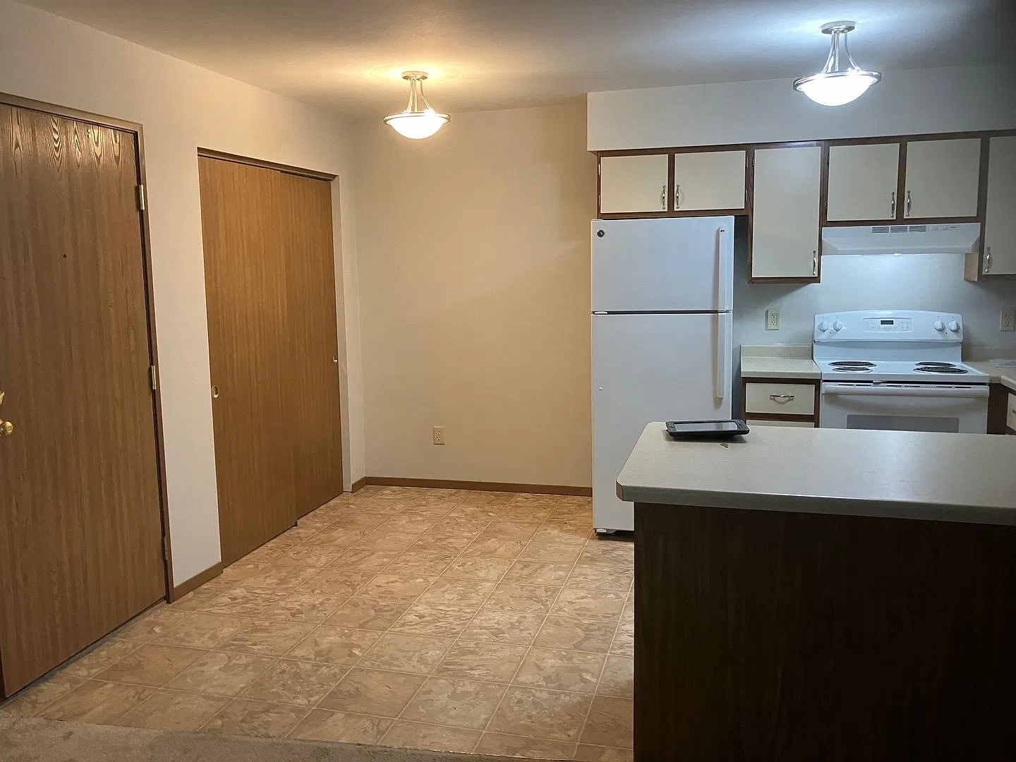 Beacon Ave Apartments — Photo 4