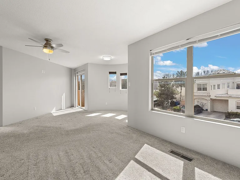 7127 Calle Alegria NE — Photo 23
