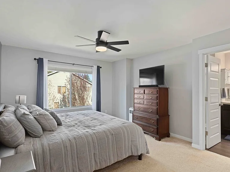 120 Pickford Pl SW — Photo 9