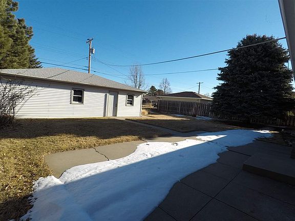 2nd image of 1605 E D St