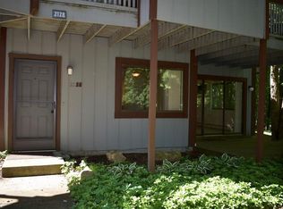 2128 Pinebrook Trl, Cuyahoga Falls, OH 44223