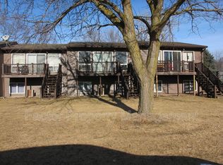 76 Meadowbrook Ct, North Mankato, MN 56003