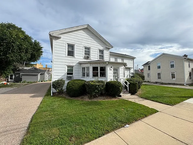 39 E Church St #1E