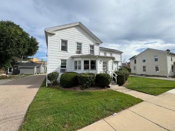 39 E Church St #1E, Sandwich, IL 60548