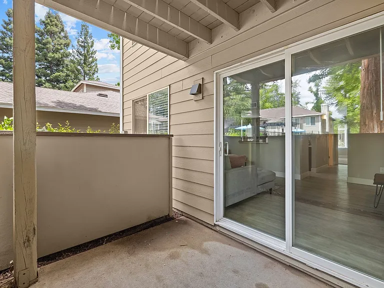 Sutter Station Apartments — Photo 40