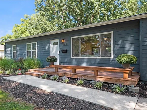 9231 Hardy St, Overland Park, KS 66212