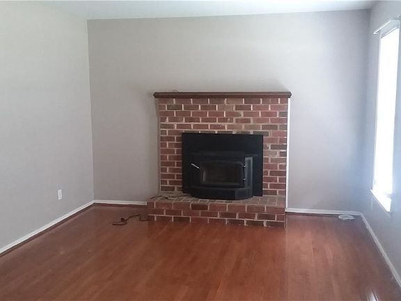 3rd image of 8318 Foxberry Dr