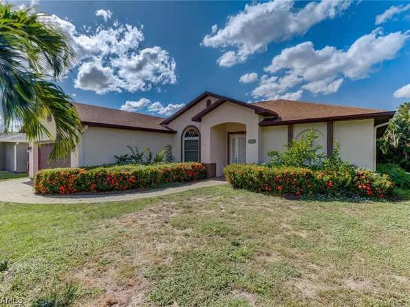 19640 Oak Forest Dr, Fort Myers, FL 33967