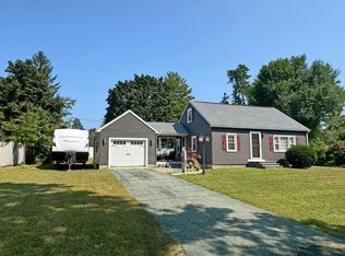 39 Oakman St, Montague, MA 01351