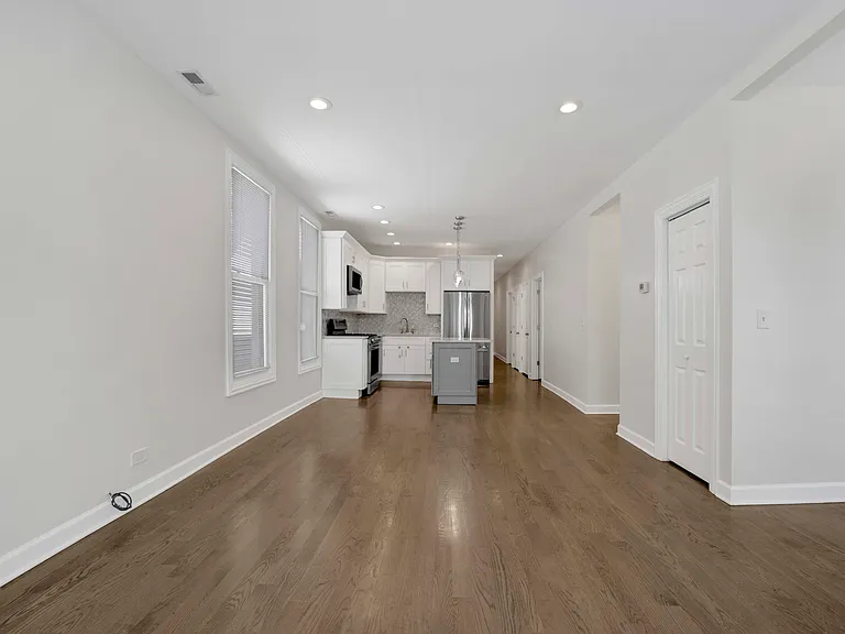 1821 N Tripp Ave #2 — Photo 10