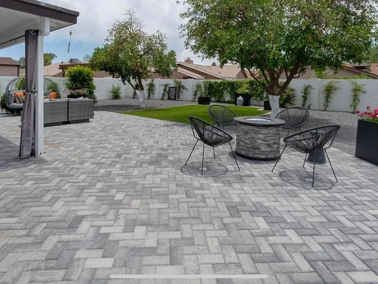 Massive private backyard & bbq area & fire pit