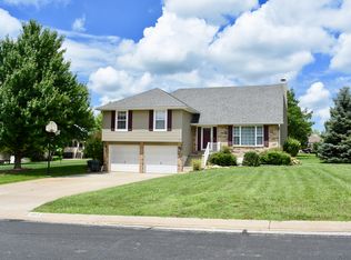 2015 Ridgeview Dr, Sedalia, MO 65301