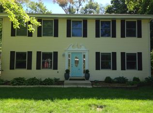 316 Roberts Ln, Batavia, IL 60510