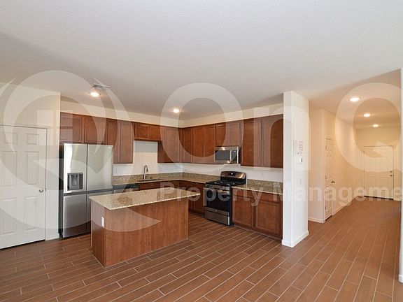 3rd image of 3115 N Medallion Ct