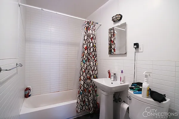 Rented by City Connections Realty | media 40